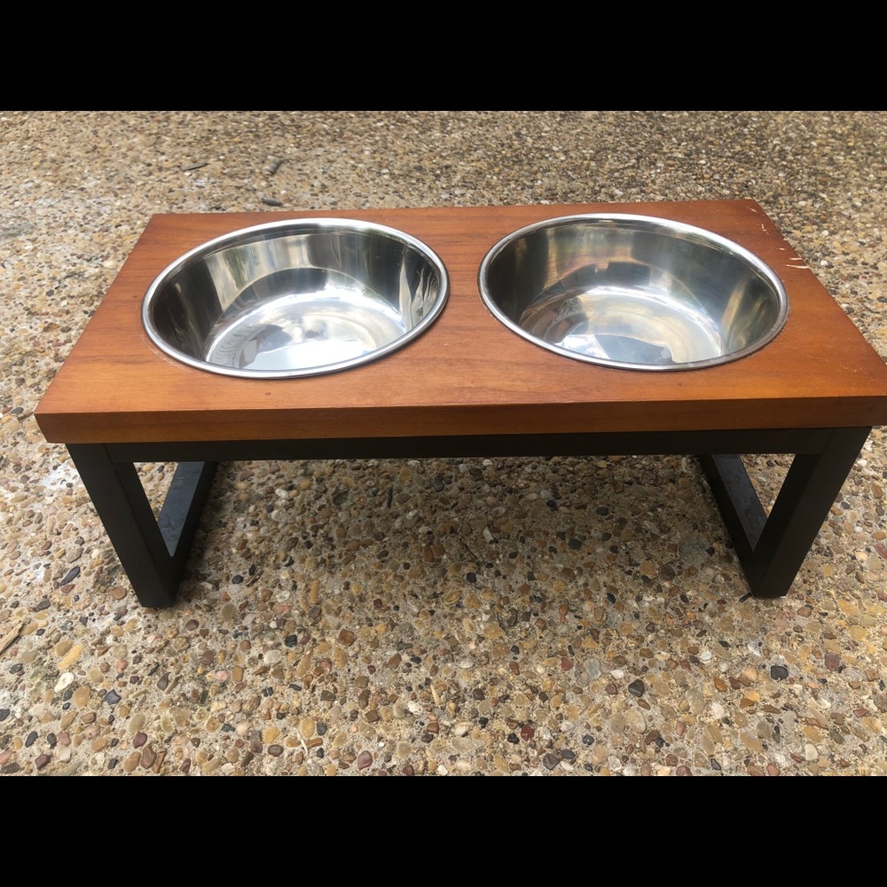 Small dog bowl with stand.